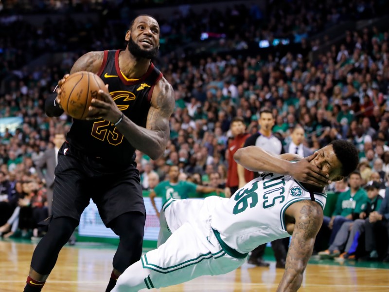 © Reuters. NBA: Playoffs-Cleveland Cavaliers at Boston Celtics