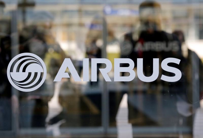© Reuters. Logo of Airbus is pictured at the Airbus A380 final assembly line at Airbus headquarters in Blagnac, near Toulouse