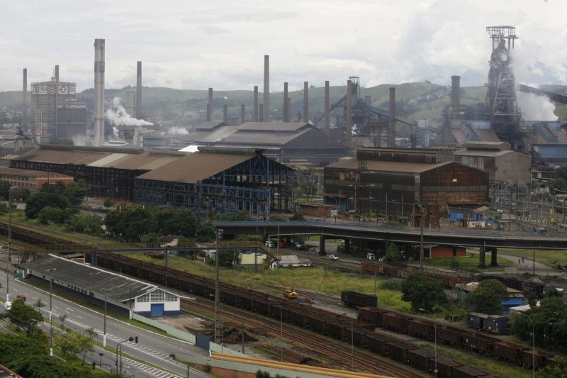 © Reuters. Vista aérea da CSN em Volta Redonda