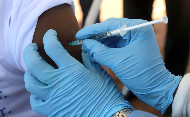 © Reuters. منظمة الصحة: بين 100 و300 حالة إصابة بالإيبولا في الكونجو خلال ثلاثة أشهر