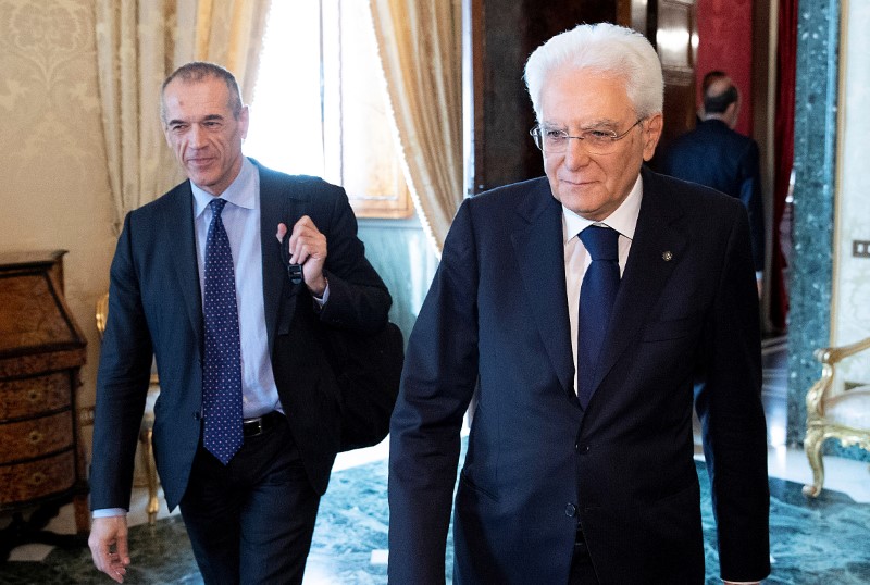 © Reuters. Carlo Cottarelli chega para reunião com presidente Mattarella em Roma