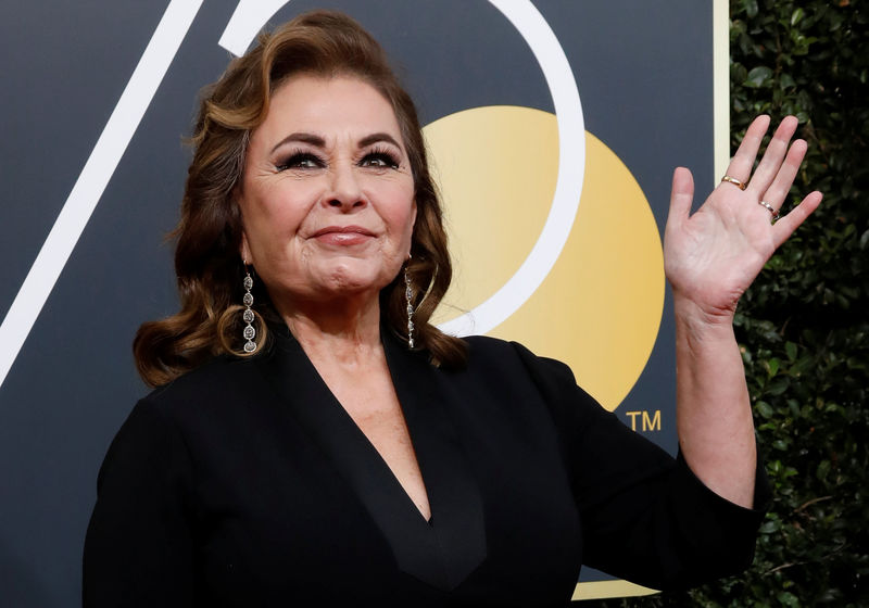 © Reuters. Roseanne Barr culpa a un somnífero del tuit racista por el que ABC canceló la serie que protagoniza