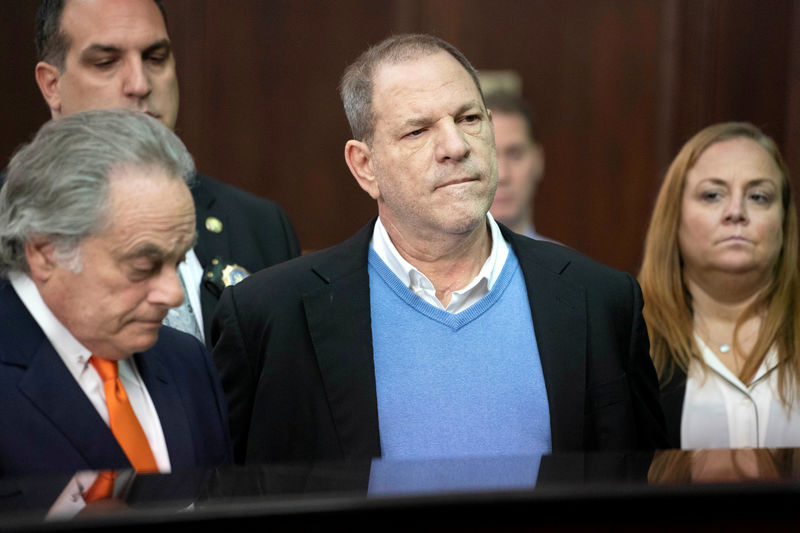 © Reuters. Acusan de violación a productor de cine Harvey Weinstein