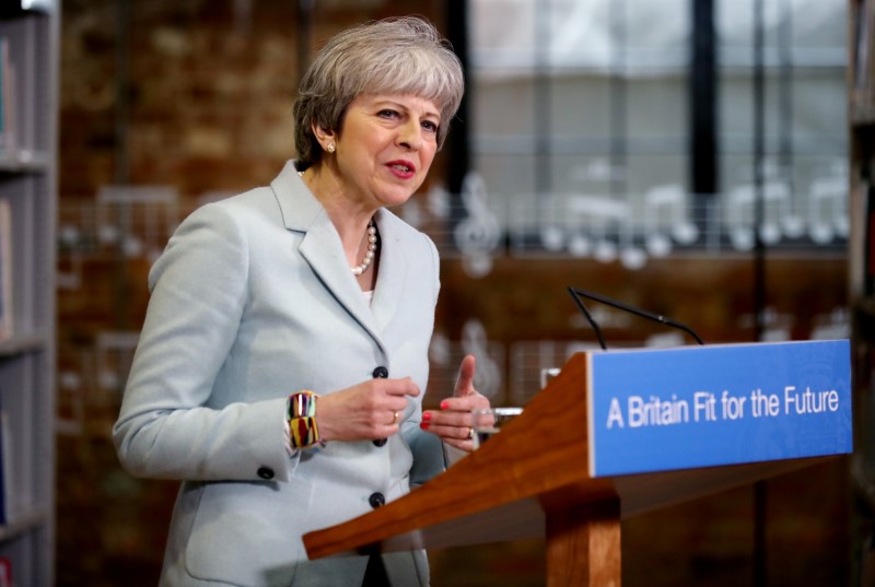 © Reuters. Britain's PM May delivers a speech to students and staff during her visit to Derby College in Derby