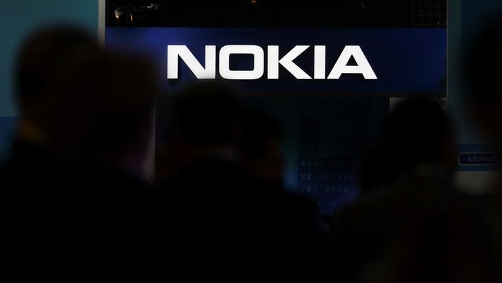 © Reuters. FILE PHOTO: Nokia logo is seen at the Mobile World Congress in Barcelona