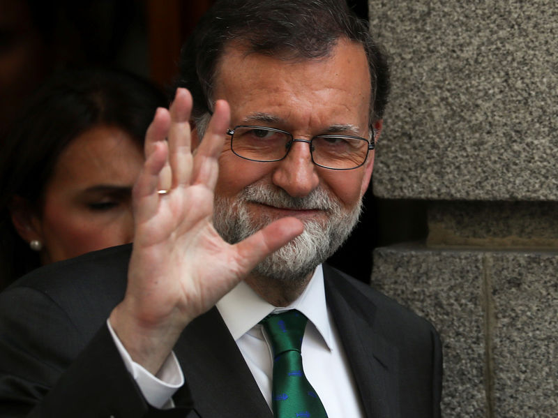© Reuters. PERFIL- La corrupción, la bala que atravesó la coraza de Rajoy