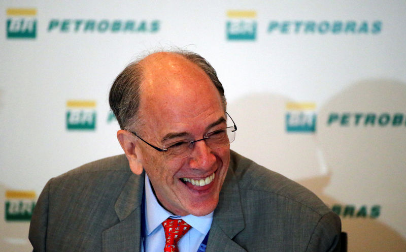 © Reuters. Pedro Parente, President of Brazil's state-run oil company Petroleo Brasileiro SA (Petrobras), smiles during a news conference in Rio de Janeiro