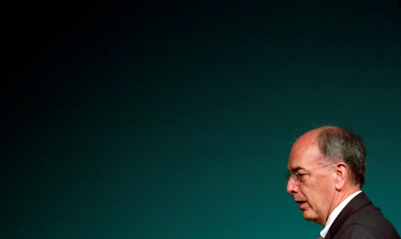 © Reuters. Presidente-executivo da Petrobras, Pedro Parente, durante cerimônia no Rio de Janeiro