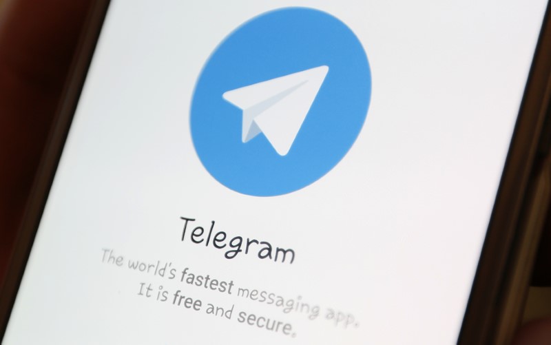 © Reuters. FILE PHOTO - The Telegram logo is seen on a screen of a smartphone in this picture illustration