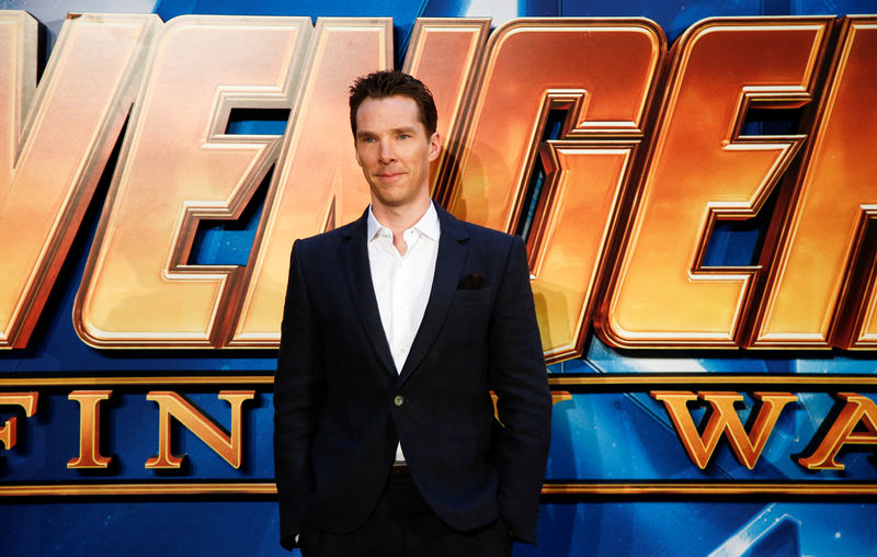 © Reuters. FILE PHOTO: Actor Benedict Cumberbatch attends the Avengers: Infinity War fan event in London