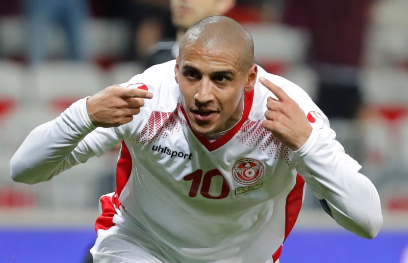 © Reuters. Wahbi Khazri de Túnez celebra su primer gol anotando en el partido amistoso entre Túnez y Costa Rica en el estadio Allianz Riviera en Niza