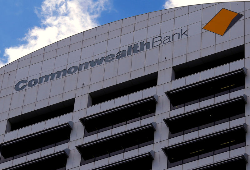 © Reuters. FILE PHOTO: The logo for the Commonwealth Bank of Australia adorns their head office in central Sydney