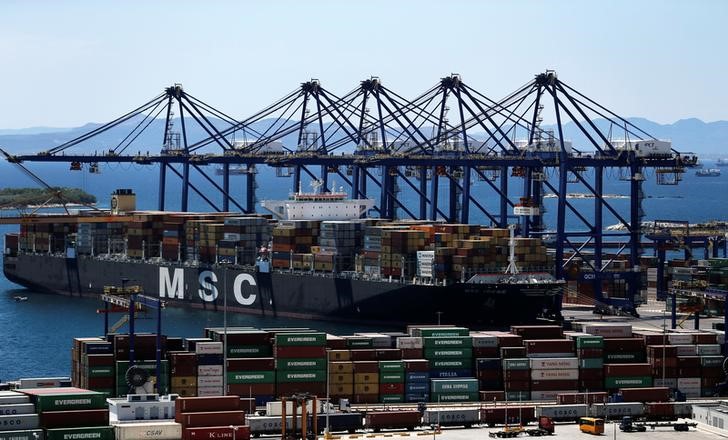 © Reuters. The MSC Irene container ship is moored at the Piraeus Container Terminal, near Athens