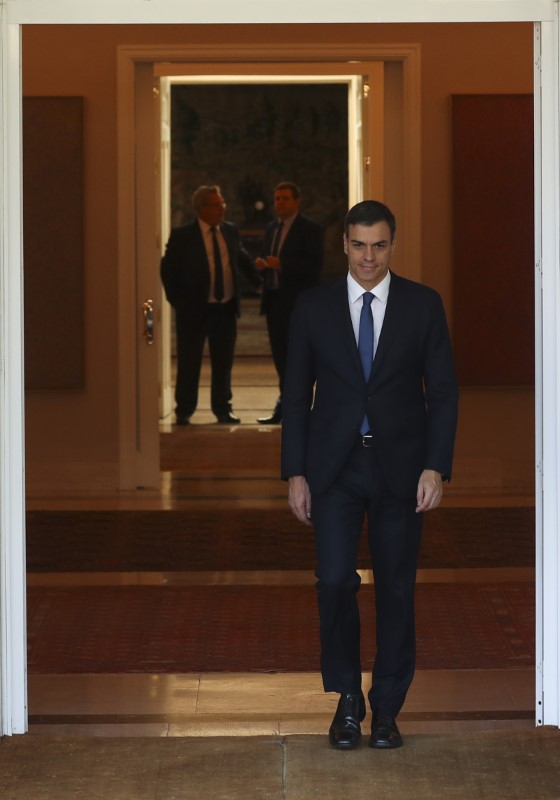 © Reuters. مساعد لرئيس وزراء إسبانيا الجديد يقول لا انتخابات مبكرة
