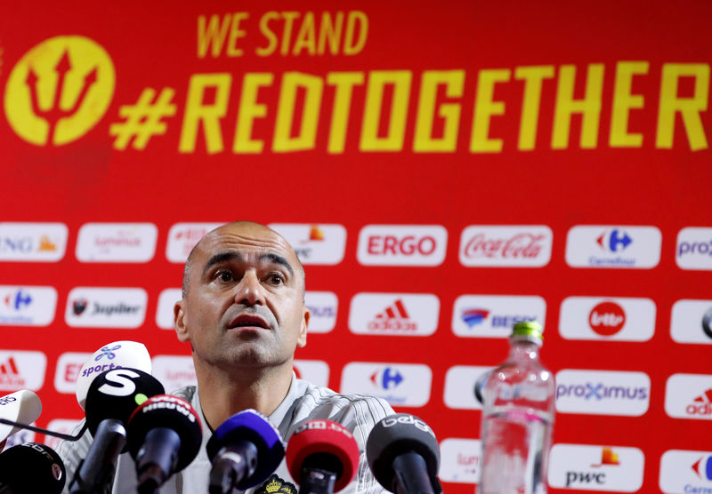 © Reuters. Bélgica incluye al lesionado Kompany en su plantilla para el Mundial