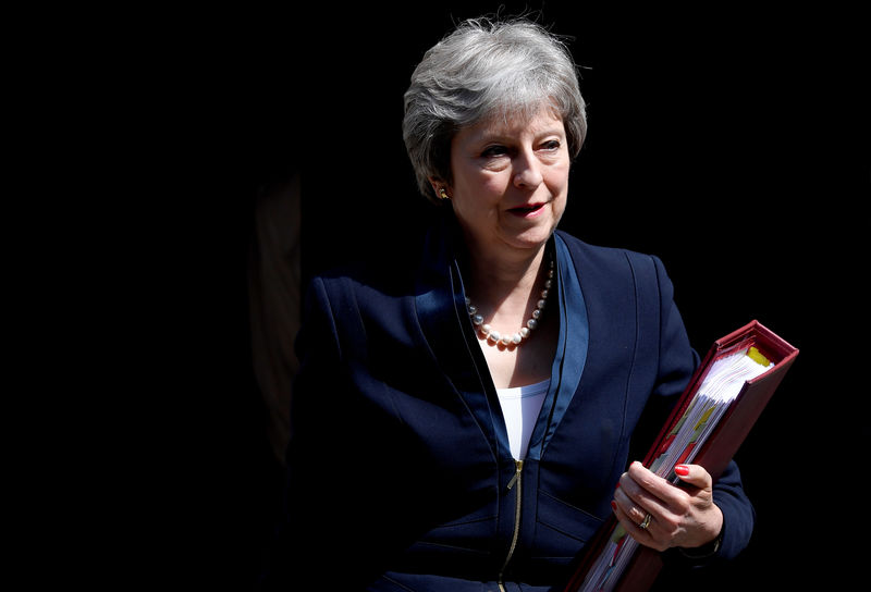 © Reuters. Britain's Prime Minister Theresa May leaves 10 Downing Street in London