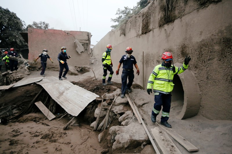 © Reuters. مسؤول: ارتفاع عدد ضحايا بركان في جواتيمالا إلى 62 قتيلا