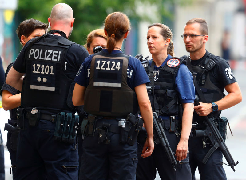 شرطة ألمانيا تعلن زوال الخطر بعد تحذير بشأن مدرسة في برلين بواسطة رويترز