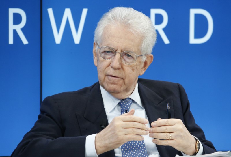 © Reuters. Il senatore a vita ed ex premier Mario Monti