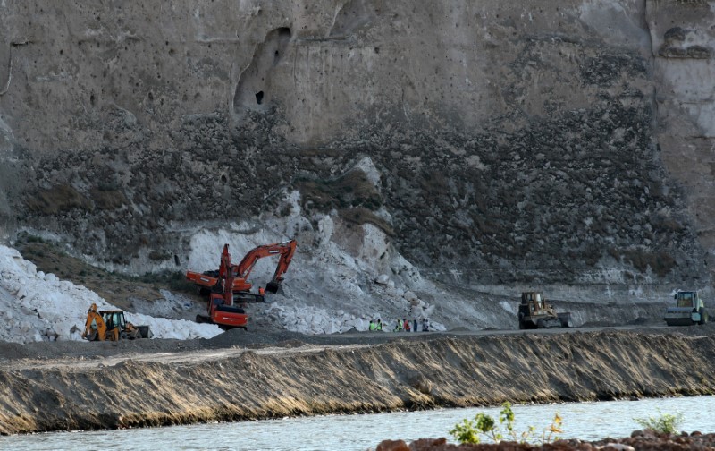 © Reuters. مشروع السد التركي يزيد القلق في العراق بشأن نقص المياه