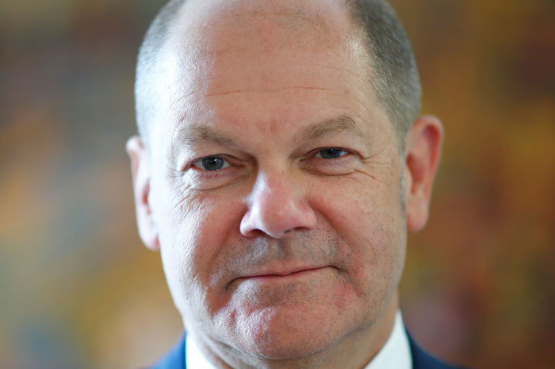 © Reuters. German Finance Minister Olaf Scholz poses for a portrait before a Reuters interview in Berlin