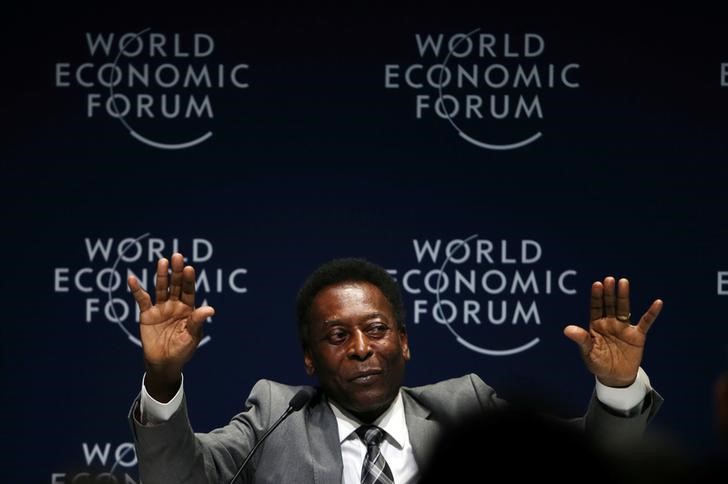 © Reuters. Pelé ve Brasil como candidato a ganar el Mundial, pero aún debe encontrar el equipo