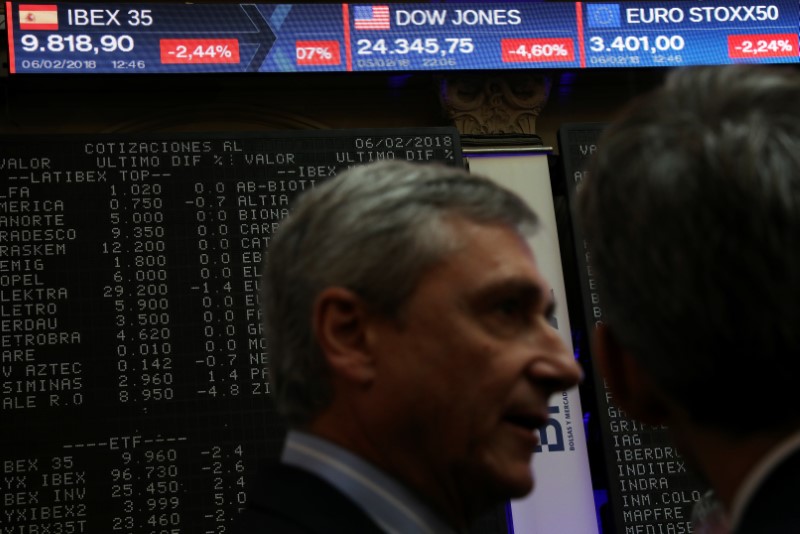 © Reuters. El Ibex abre en positivo impulsado por el sector financiero
