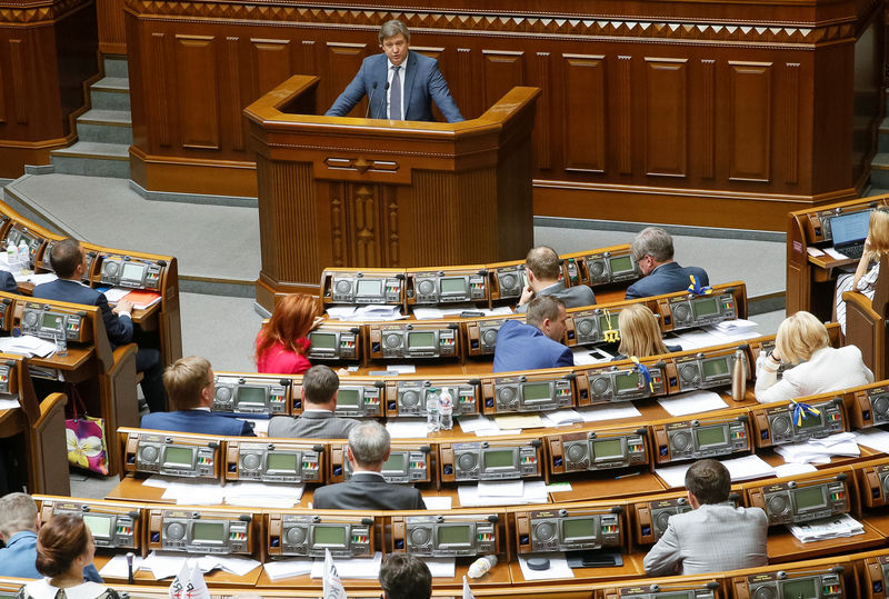© Reuters. أوكرانيا تقر قانونا لمكافحة الفساد من أجل الحصول على مساعدات دولية