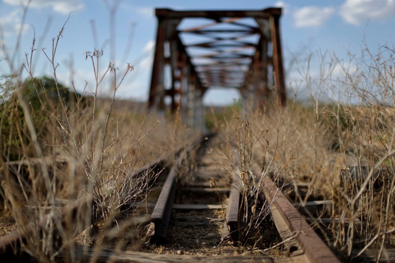 © Reuters. Ferrovia abandonada no Ceará