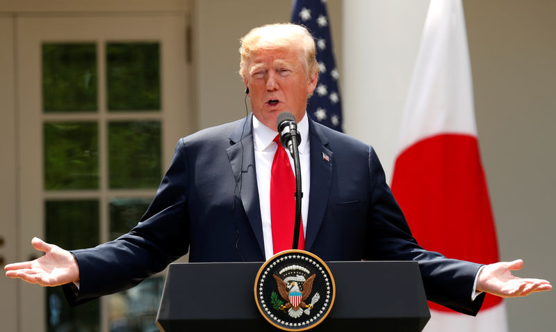 © Reuters. O presidente dos Estados Unidos, Donald Trump, durante coletiva de imprensa com o primeiro-ministro japonês, Shinzo Abe, no jardim da Casa Branca, em Washington