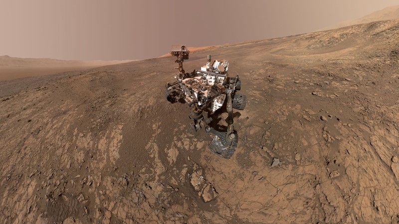 © Reuters. Sonda Curiosity, da Nasa, tira foto de si mesma em superfície de Marte