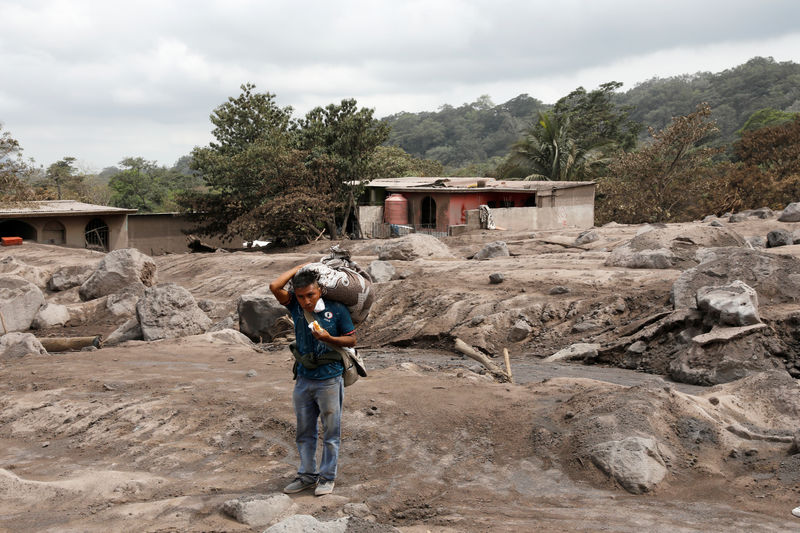 © Reuters. ارتفاع عدد قتلى بركان جواتيمالا إلى 109
