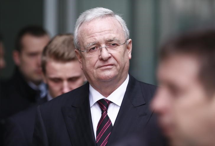 © Reuters. Former Volkswagen CEO Winterkorn leaves after testifying to a parliamentary committee on the carmaker's emissions scandal in Berlin