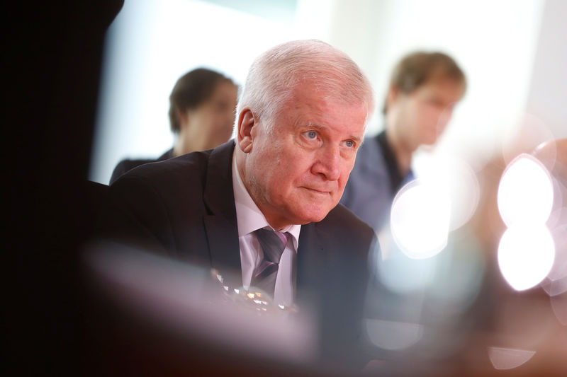 © Reuters. German Interior Minister Horst Seehofer attends the weekly cabinet meeting in Berlin