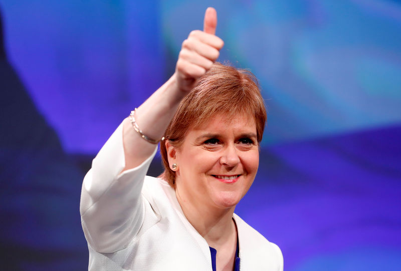 © Reuters. ستيرجن تقود مسعى لتعزيز الهجرة إلى اسكتلندا
