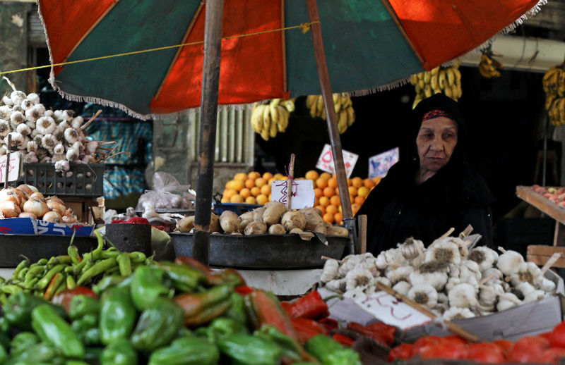 © Reuters. التضخم السنوي في مدن مصر يهبط إلى 11.4% في مايو