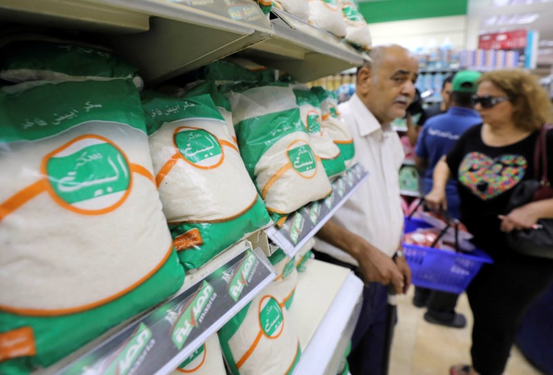 © Reuters. وزارة التموين: احتياطي مصر من السكر يكفي 7.5 شهر