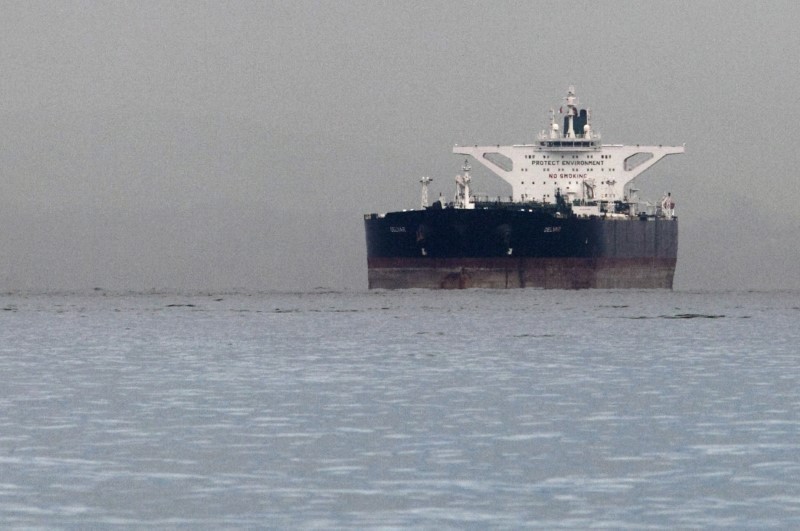 © Reuters. مصادر: الصين تلجأ لناقلات إيران للحفاظ على تدفق النفط وسط العقوبات أمريكا