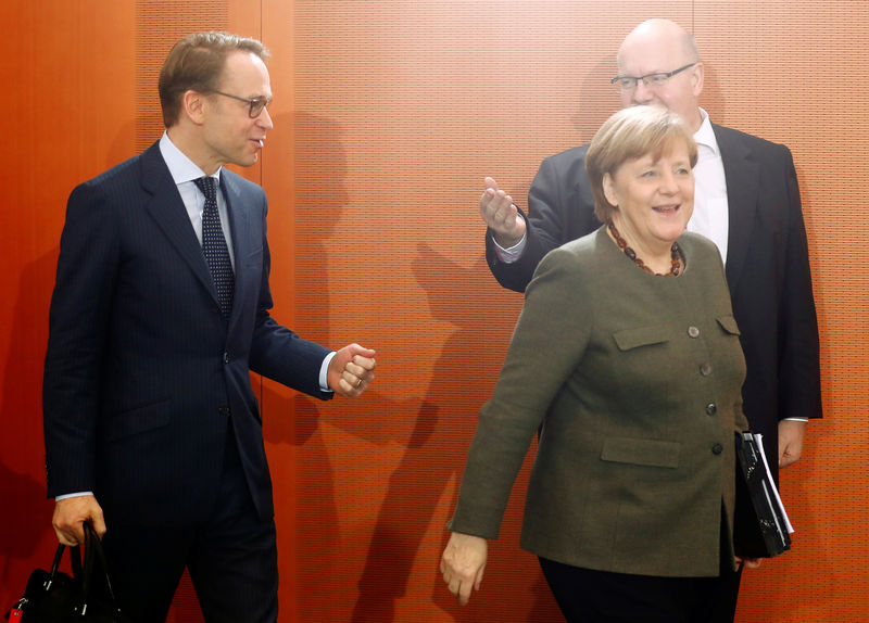 © Reuters. Weekly cabinet meeting in Berlin