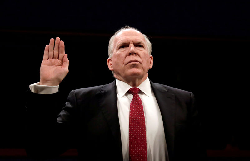 © Reuters. Crecen las críticas a Trump por retirar credencial de seguridad a exjefe de la CIA