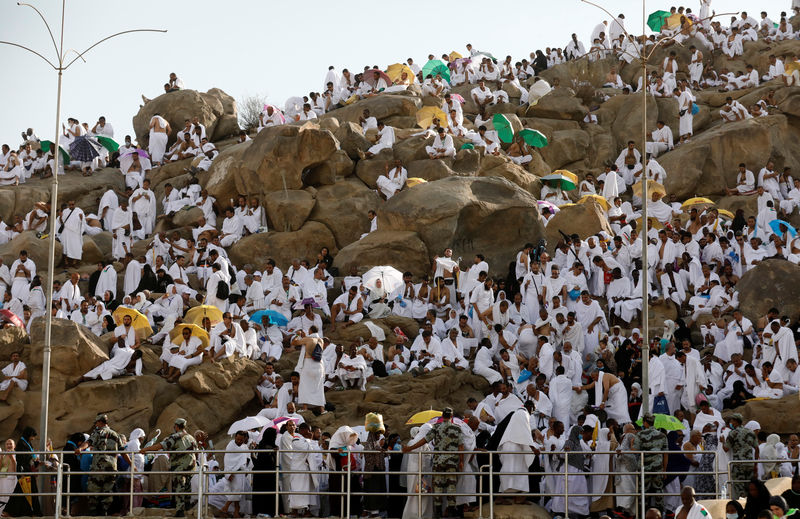 © Reuters. الحجاج يلقون اللوم على فرقة العرب في نقل السفارة الأمريكية للقدس