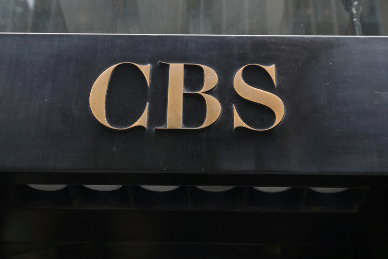 © Reuters. FILE PHOTO: The CBS broadcasting logo is seen outside their headquarters in Manhattan