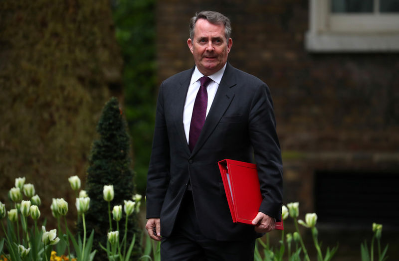 © Reuters. Britain's Secretary of State for International Trade, Liam Fox arrives for a Brexit subcommittee meeting at Downing Street in London