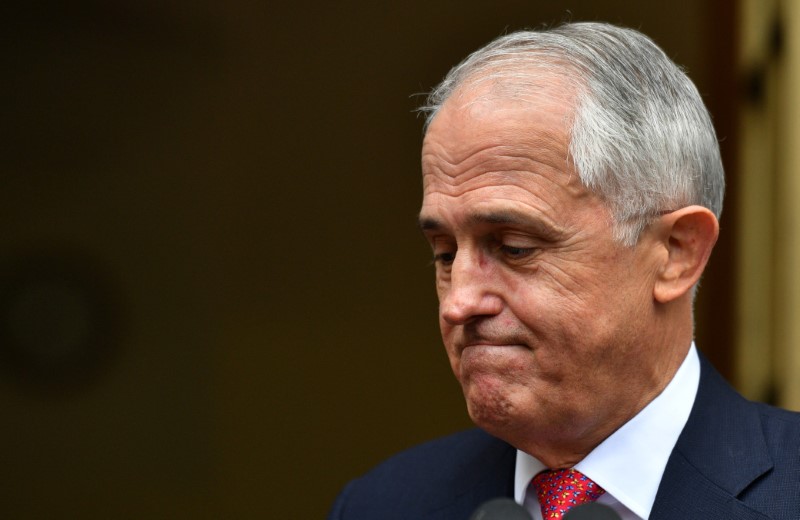 © Reuters. رئيس وزراء استراليا ينجو في اقتراع على زعامة الحزب ولكن التحديات تزيد