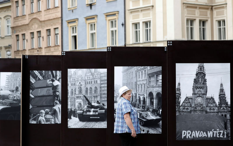 © Reuters. التشيك تحيي ذكرى مرور 50 عاما على الغزو السوفيتي