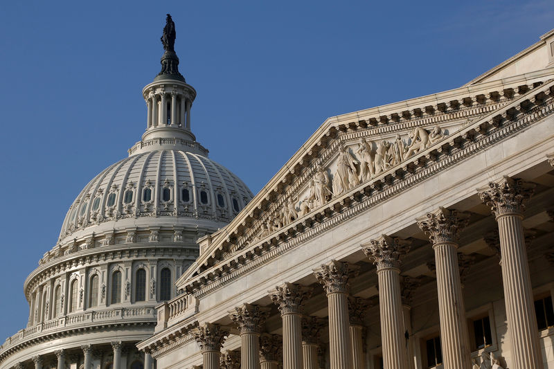 © Reuters. FILE PHOTO: A view from the U.S. Senate side shows the U.S. Capitol Dome in Washington