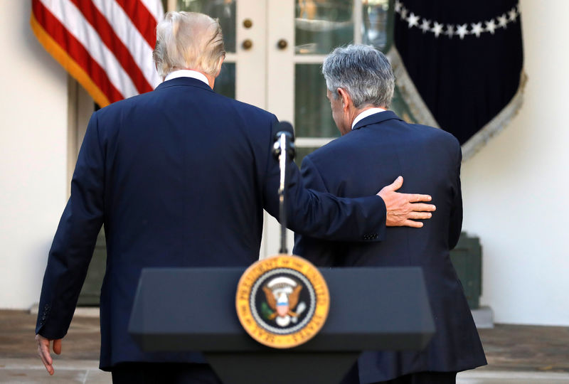© Reuters. FILE PHOTO: U.S. President Donald Trump leaves the Rose Garden with Jerome Powell, his nominee to become chairman of the U.S. Federal Reserve at the White House in Washington