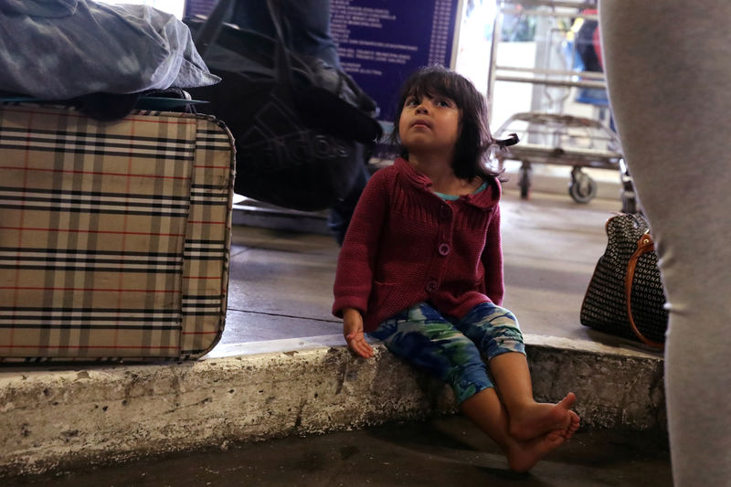 © Reuters. Perú podría dar visa humanitaria a venezolanos vulnerables que no tengan pasaporte