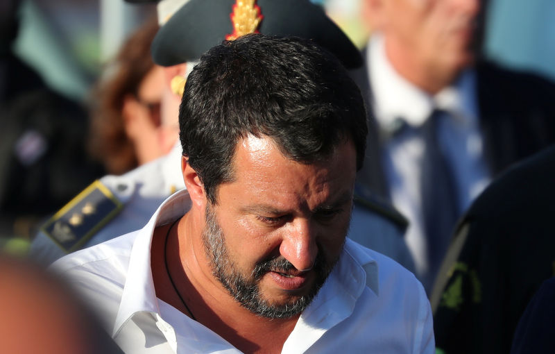 © Reuters. Italian Interior Minister Matteo Salvini leaves the site of the collapsed Morandi Bridge in the Italian port city of Genoa