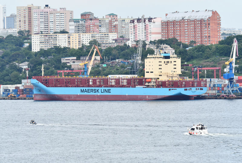 © Reuters. The Venta Maersk in the Russian port of Vladivostok as it prepares to set off on its Arctic voyage